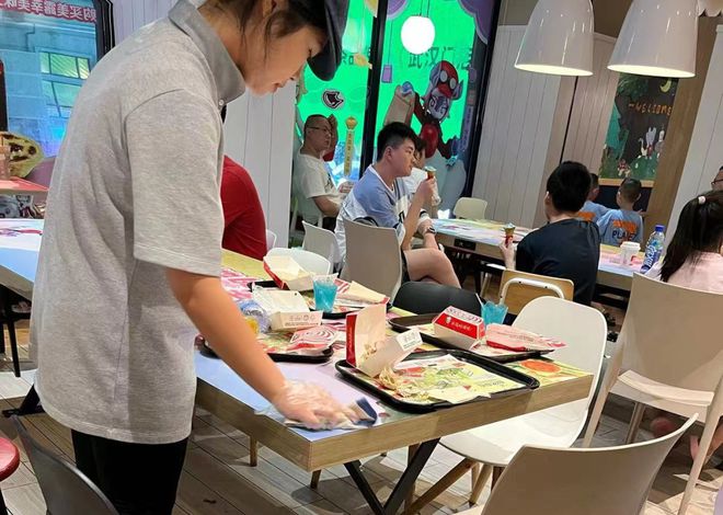 米乐M6：2024年暑假美珈的学生在干啥？(图12)