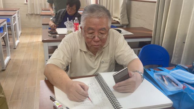 退休的快乐谁懂啊！从小提琴到德语这个区的老年大学规模创历史抢课拼手速(图4)