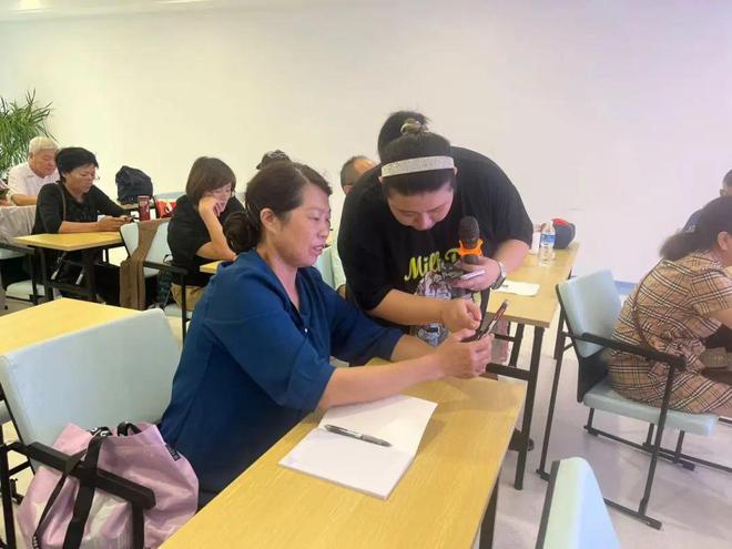 首次开班！上海华亭老年大学课程受欢迎(图3)