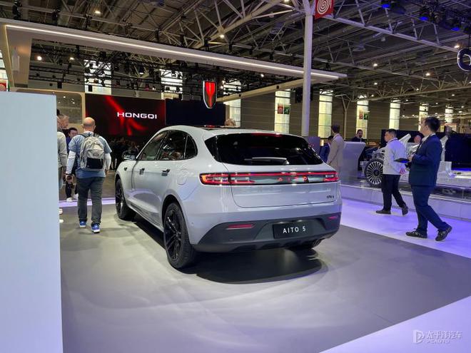 米乐M6：2024巴黎车展：新款问界M5亮相国内售2498万起综合续航1440km(图2)