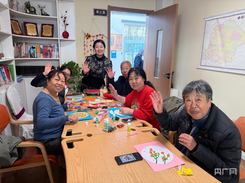 米乐M6平台：【人民城市·温情中国】山西太原社区食堂小餐桌服务大民生i(图4)