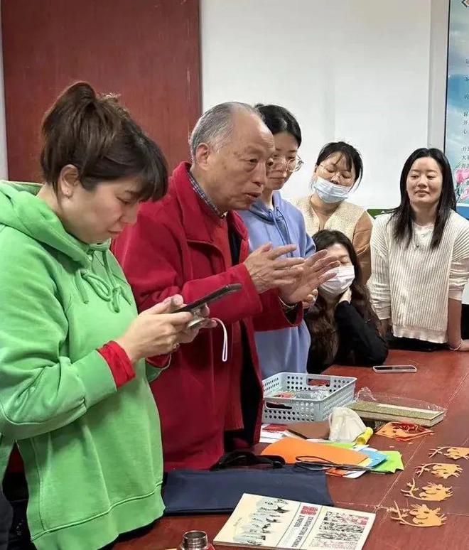 米乐M6平台：春季班预计开设119门课程新增5个教学点！长宁市民艺术夜校报名即将开启→(图3)