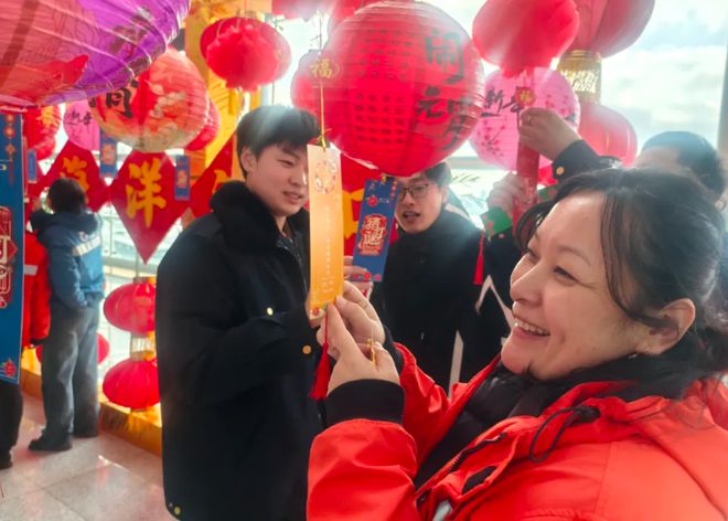 威海港工会绘就“职工服务”新画卷(图3)