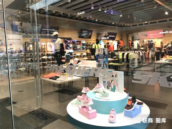 斯凯奇宣布“卖身”退市只有中年人才能拯救它？(图1)