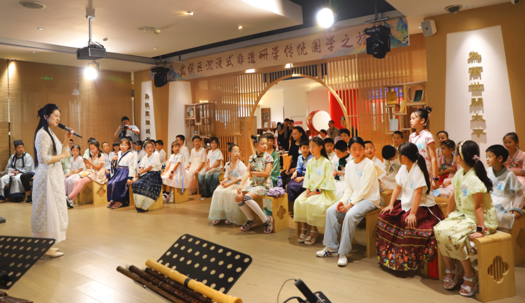 “市民夜校”一课难求、新空间激活闲置地块成都基层文化站这个暑期有点火(图1)