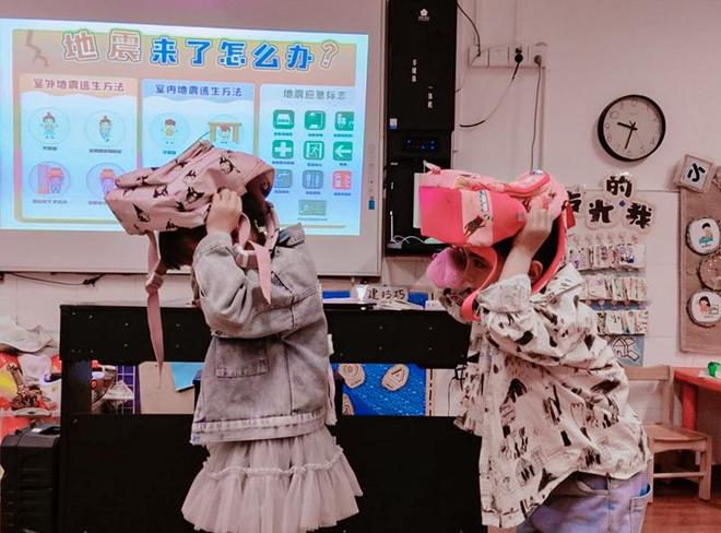 米乐M6平台：四川高坪：机关幼儿园开展防震减灾应急演练系列活动(图1)