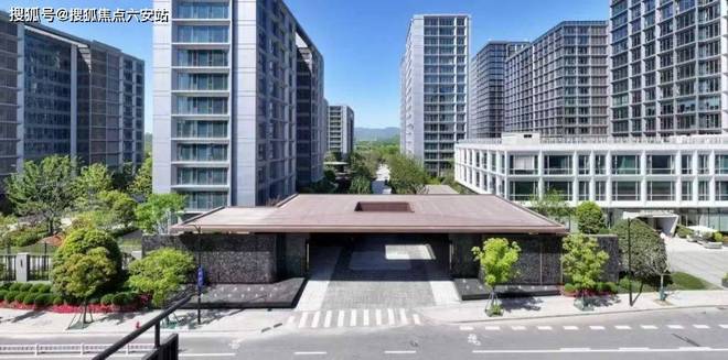®西投银泰城售楼处西投银泰城发布：火热抢购中(图1)