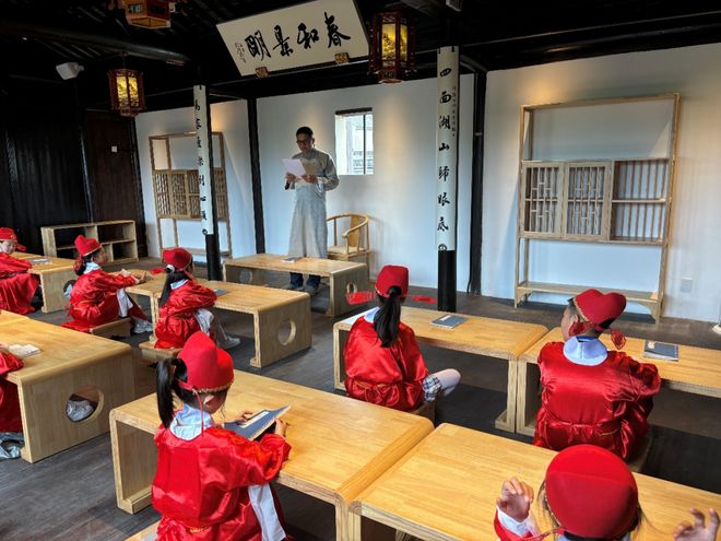 “梦谦文化艺术工作室”入驻苏州家风馆(图4)