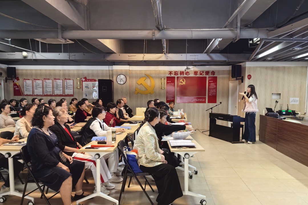 把退休生活过成“上学记”南城社区“爱晚”老年学校如何实现“文化养老”？(图2)