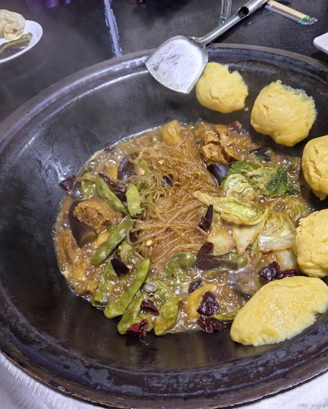 米乐M6：杨幂小雪享铁锅炖后狂健身39岁状态佳素颜显老引人关注(图4)