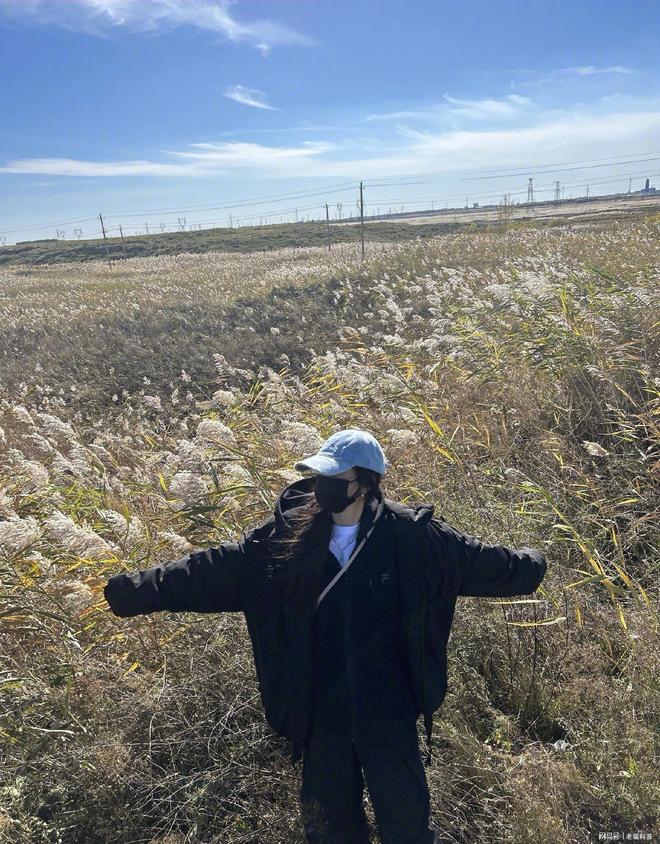 米乐M6：杨幂小雪享铁锅炖后狂健身39岁状态佳素颜显老引人关注(图3)