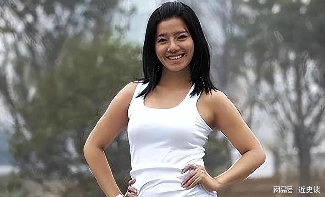 曾是超女冠军却因整容失败像“怪物”全身只剩下眼珠是自己的(图1)