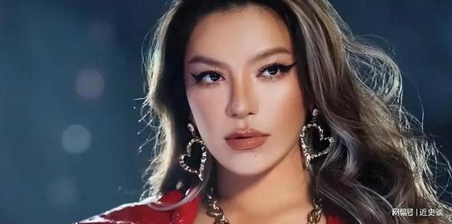 曾是超女冠军却因整容失败像“怪物”全身只剩下眼珠是自己的(图4)