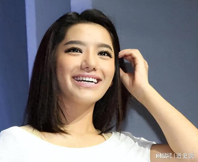 曾是超女冠军却因整容失败像“怪物”全身只剩下眼珠是自己的(图9)