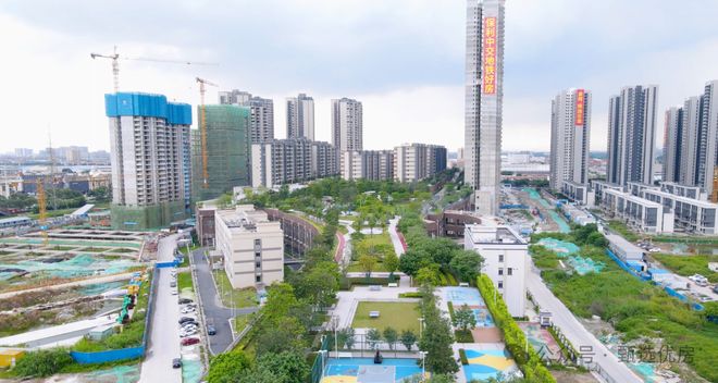 米乐M6：2025年年度好房热搜®保利中交大都汇售楼处发布：享受品质生活(图15)