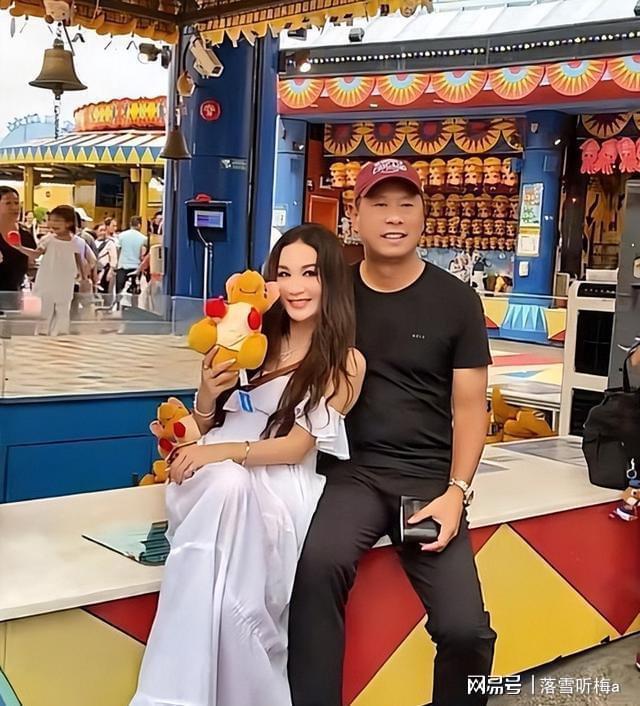 温碧霞59岁形象变化大皱纹与尖鼻引嘲昔日美人现老态(图5)