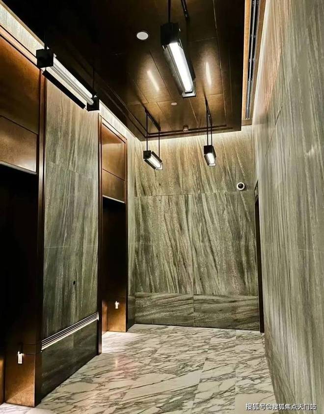 好房报道龙盛湾上售楼处发布：苏河湾龙盛湾上顶奢生活之选(图2)