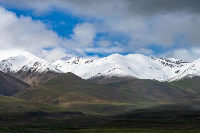 狂赚18亿!比爱马仕更“洗脑”的运动奢侈品正在掏空中产的钱包(图7)