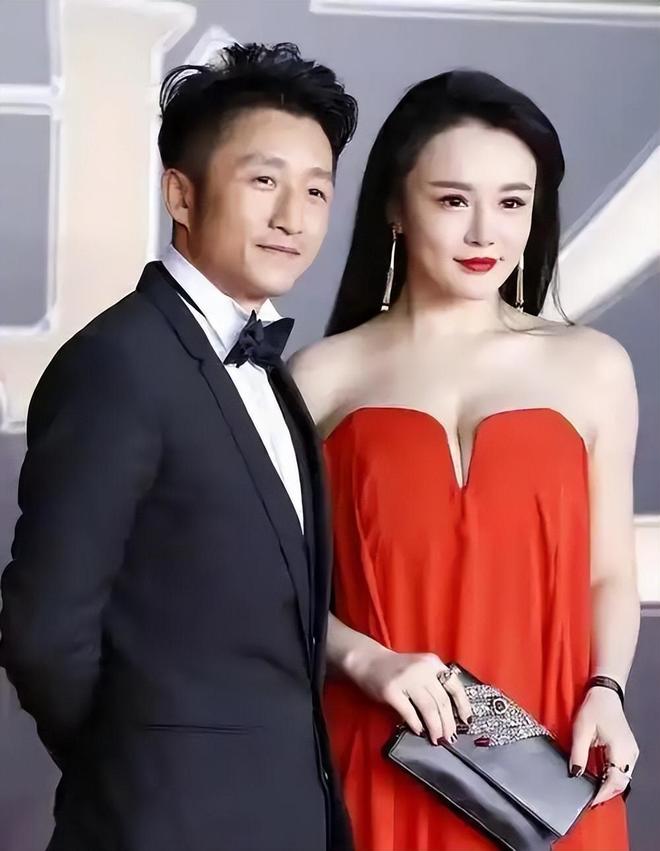 米乐M6:拳王邹市明自爆破产不止赔光2亿妻子参加婚礼撕下最后的体面(图14)