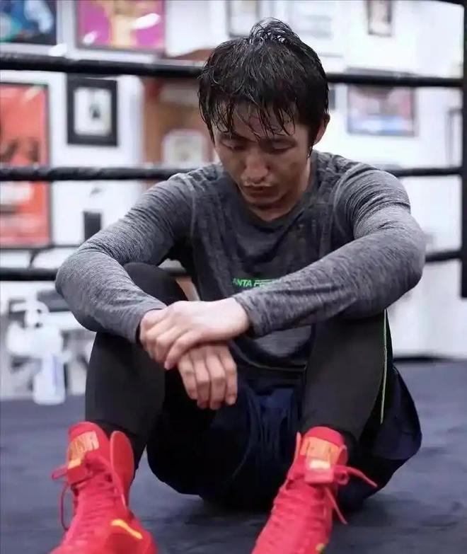 米乐M6:拳王邹市明自爆破产不止赔光2亿妻子参加婚礼撕下最后的体面(图2)