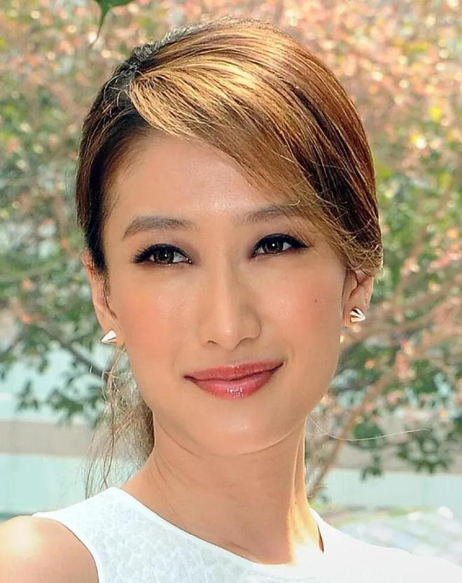 43岁谢婷婷再夺网球冠军!小7岁男友全程陪同曾挺32周孕肚比赛(图2)