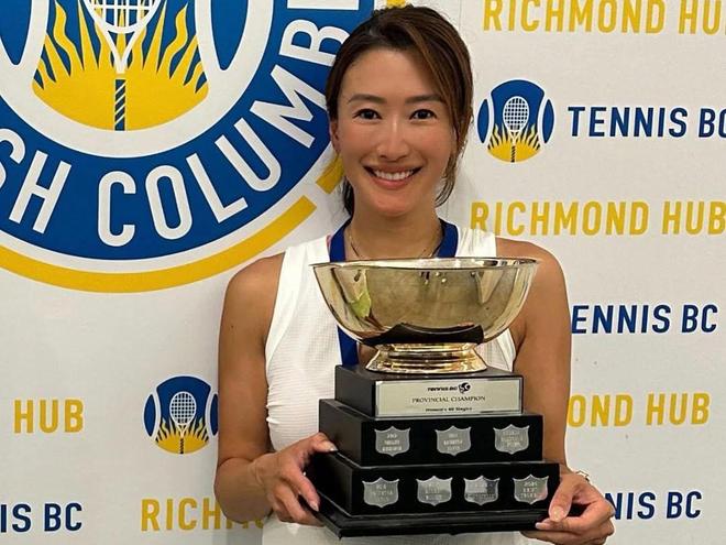 43岁谢婷婷再夺网球冠军!小7岁男友全程陪同曾挺32周孕肚比赛(图12)