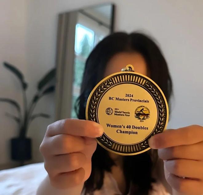 43岁谢婷婷再夺网球冠军!小7岁男友全程陪同曾挺32周孕肚比赛(图16)