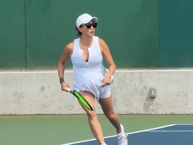 43岁谢婷婷再夺网球冠军!小7岁男友全程陪同曾挺32周孕肚比赛(图13)